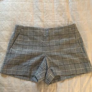 Loft 4” inseam shorts